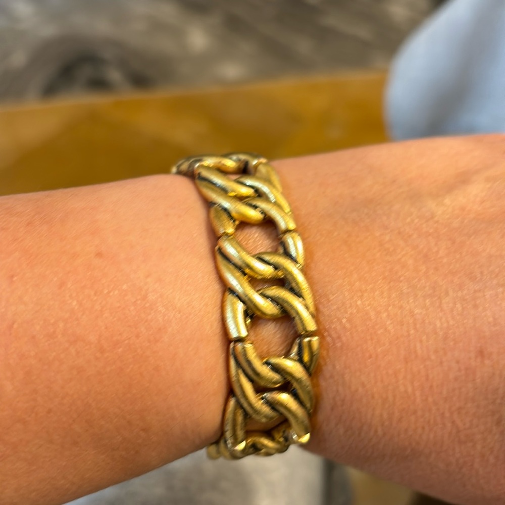 Golden antiqued vintage chunky elastic bracelet